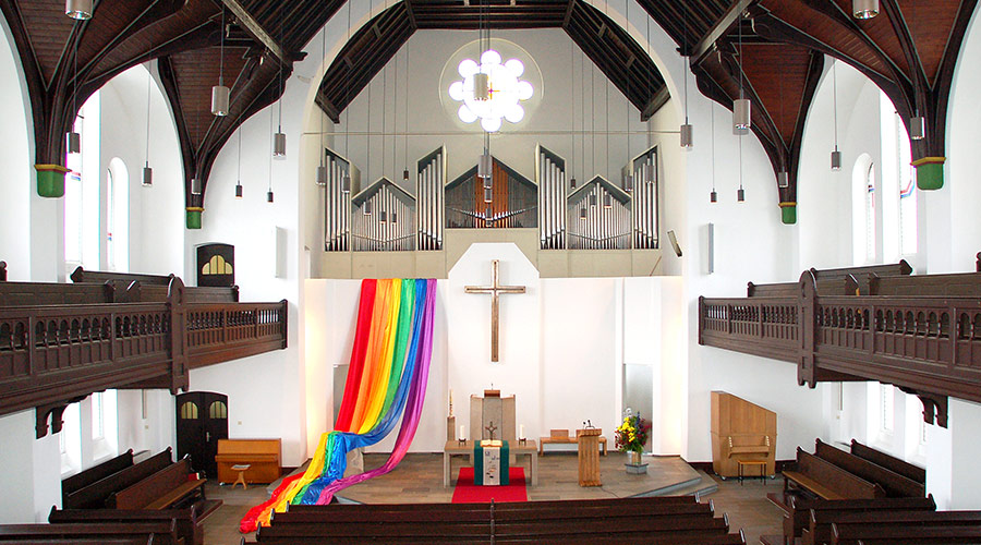 Immanuelkirche Kirchenraum Innen mit Altar